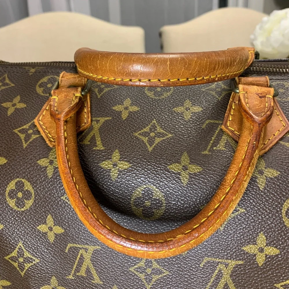 Authentic Louis Vuitton Speedy 30 in Mono - Picture 11 of 17